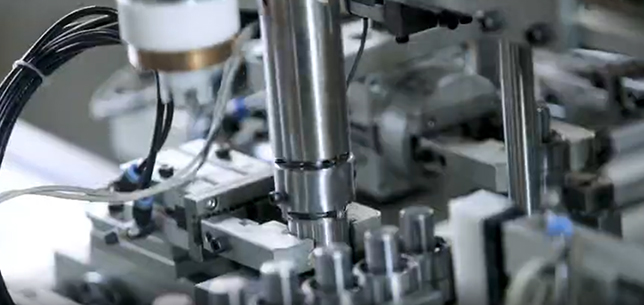 汽車水泵軸連軸承的作用